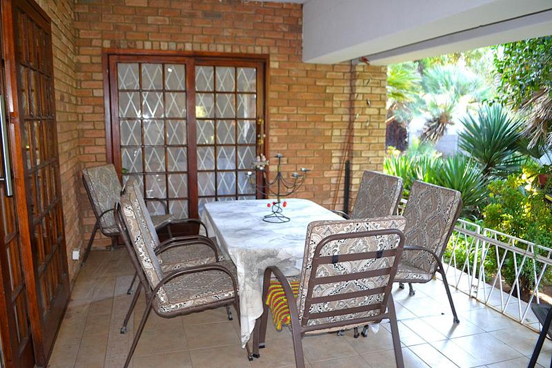 To Let 4 Bedroom Property for Rent in Vyfhoek A H North West